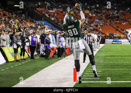 25 novembre 2017 - Hawaii Rainbow Warriors wide receiver Ammon Barker # 80 passe de touché pendant les prises d'une action entre l'Hawaii Rainbow Warriors et les BYU Cougars au champ d'Hawaiian Airlines à l'Aloha Stadium d'Honolulu, HI. - Glenn Yoza/CSM Banque D'Images