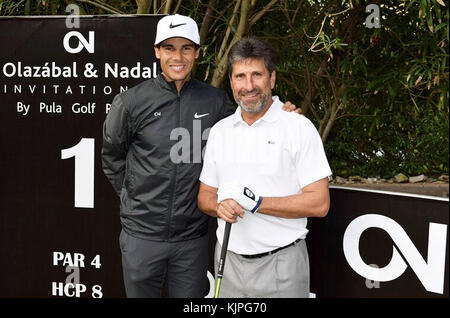 Mallorca, Espagne. 26 nov, 2017. Le joueur de tennis Rafa Nadal et Jose Maria Olazabal golfeur au cours de la cinquième édition du tournoi de golf à Majorque solidaire le samedi 26 novembre 2017. crédit : gtres información más comuniación sur ligne, s.l./Alamy live news Banque D'Images