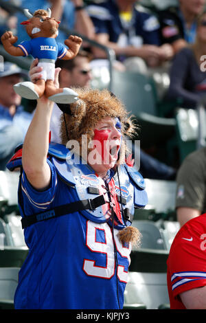 November 19, 2017 Buffalo Bills tight end Charles Clay #85 in action during  the football game between the Buffalo Bills and the Los Angeles Chargers at  the StubHub Center in Carson, California.