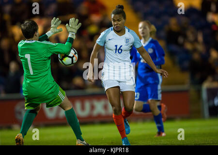 Colchester, UK. 28 nov, 2017. L'Angleterre est nikita parris a une tentative de but pendant la coupe du monde de football féminin 2019 qualificatif contre le Kazakhstan à la maison Weston community Stadium le 28 novembre 2017 à Colchester, Angleterre. crédit : Georgie kerr/Alamy live news Banque D'Images