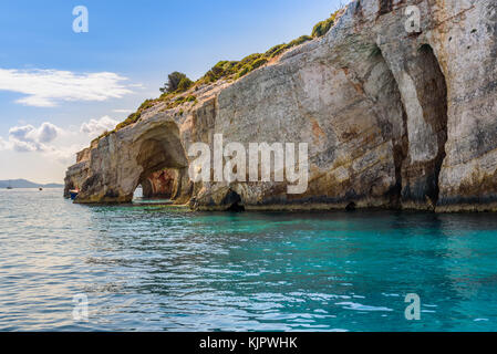 Formations rocheuses près de skinari cap sur l'île de Zakynthos, Grèce. Banque D'Images