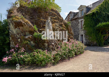 La petite ville historique de Behuard une petite Cité de Caractère située sur une île sur la Loire près d'Angers dans la vallée de la Loire en France. Banque D'Images