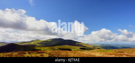 Des ombres glissant sur skiddaw forest Banque D'Images