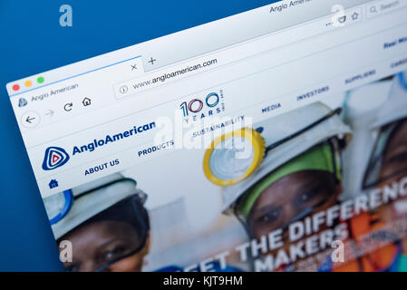 Londres, Royaume-Uni - 25 novembre 2017 : la page d'accueil du site web officiel de Anglo American plc - la société minière multinationale basée en Afrique du Sud Banque D'Images