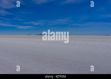 Photo prise en août 2017 à Uyuni en Bolivie, Amérique du Sud : Salines de Salar de Uyuni en Bolivie du désert. Salar de Uyuni est le plus grand de sel dans la Wo Banque D'Images