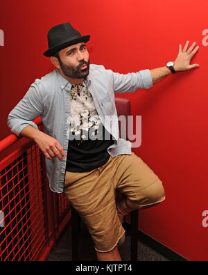 FORT LAUDERDALE, FL - OCTOBRE 04 : Enrique Santos pose pour un portrait à iHeart Latino le 4 octobre 2016 à Fort Lauderdale, Floride. Les gens : Enrique Santos Banque D'Images