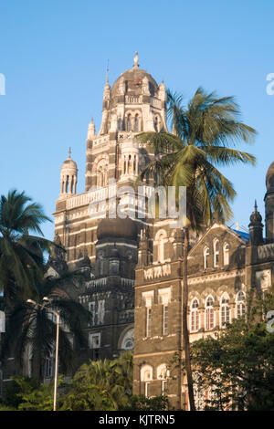 L'extérieur de la gare Chhatrapati Shivaji Terminus, Mumbai, Inde Banque D'Images