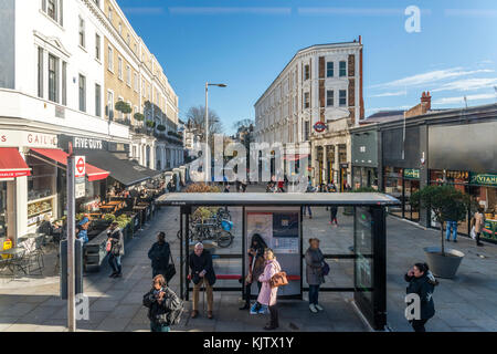 Londres, UK - Oct 22, 2017 : entrée de la station de métro South Kensington, South Kensington, London, UK Banque D'Images