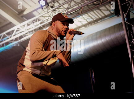 Southampton, Hampshire, Royaume-Uni. 25Th nov, 2017. Les salles des machines - rappeur britannique yungen, aka cj Brooks à la salles des machines, de Southampton, UK 25 novembre 2017 Crédit : dawn fletcher-park/Alamy live news Banque D'Images