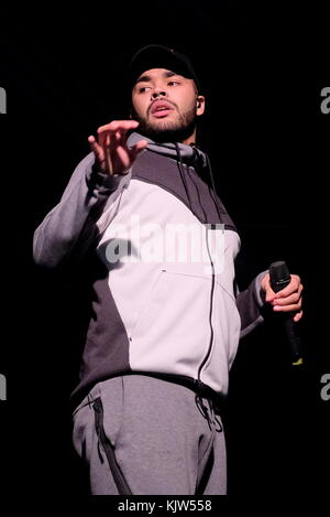 Southampton, Hampshire, Royaume-Uni. 25Th nov, 2017. Les salles des machines - rappeur britannique yungen, aka cj Brooks à la salles des machines, de Southampton, UK 25 novembre 2017 Crédit : dawn fletcher-park/Alamy live news Banque D'Images