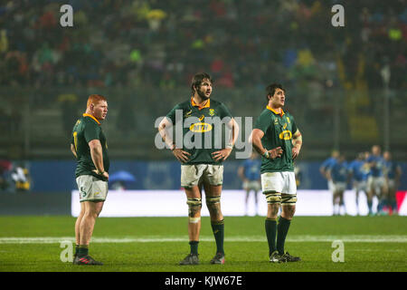 Padova, Italie. 25 novembre 2017. Deuxième ligne des Springboks attend avec ses coéquipiers la décision de l'arbitre dans l'international Novembre test match entre l'Italie et l'Afrique du Sud. Massimiliano Carnabuci/Alamy Live News Banque D'Images