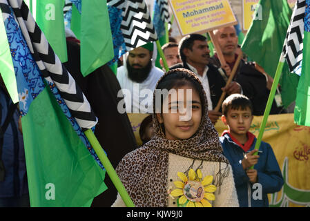 Athènes, Grèce, 26 novembre 2017. Les Pakistanais vivant en Grèce célèbrent la naissance du prophète Mahomet à Athènes, en Grèce. Crédit : Nicolas Koutsokostas/Alamy Live News. Banque D'Images