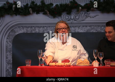 Dernier jour de l'ideal home show à Noël 2017, avec des chefs professionnels theo Randall et Rosemary shrager Banque D'Images