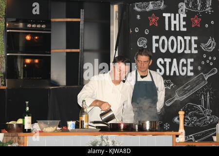 Dernier jour de l'ideal home show à Noël 2017, avec des chefs professionnels theo Randall et Rosemary shrager Banque D'Images