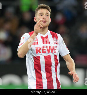 Koeln, Allemagne. 26 novembre 2017. Cologne, Allemagne 26 novembre 2017, Bundesliga, journée 13, FC Koeln vs Hertha BSC Berlin : Salih Oezcan (Koeln) gestes. Crédit : Juergen Schwarz/Alamy Live News Banque D'Images