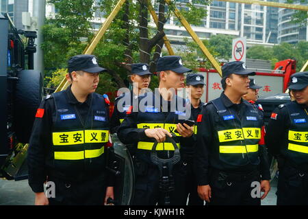 La police de Shenzhen activités journée portes ouvertes sur les lieux, le gardien de sécurité en service. dans la région de Shenzhen, Chine. Banque D'Images