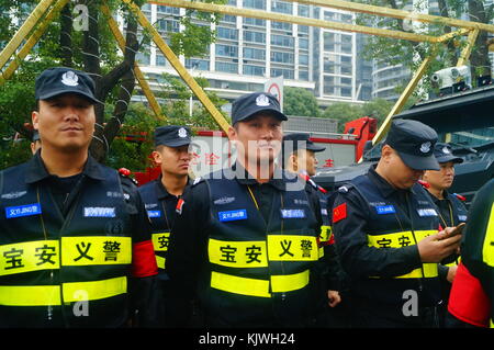 La police de Shenzhen activités journée portes ouvertes sur les lieux, le gardien de sécurité en service. dans la région de Shenzhen, Chine. Banque D'Images