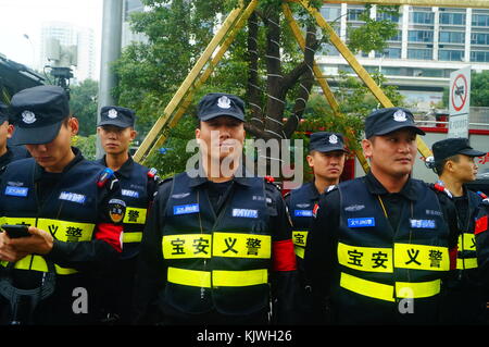 La police de Shenzhen activités journée portes ouvertes sur les lieux, le gardien de sécurité en service. dans la région de Shenzhen, Chine. Banque D'Images