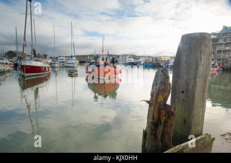 Le port de West Bay dans le Dorset est l'endroit où la série télévisée Broadchurch a été filmée Banque D'Images