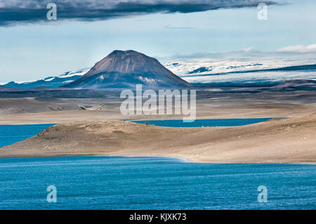 Le lac, le volcan et la calotte de glace le long de la F26 route connue comme Sprengisandur route en Islande Banque D'Images