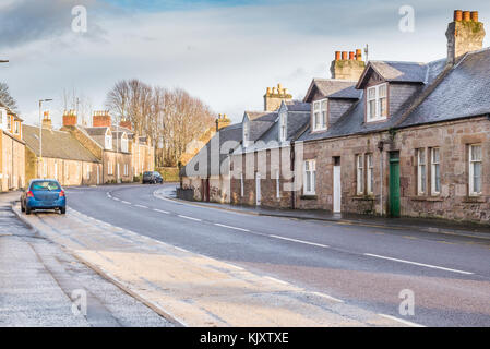 Kirkoswald, Ecosse, UK-novembre 25, 2017 : kirkoswald main st et souter Johnnie's cottage dans l'extrême droite de l'image qui a été rendue célèbre par Scott Banque D'Images