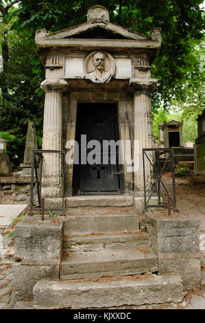 Tombe de Pierre Henri Richard de Lucy Fossarieu au cimetière du Père Lachaise à Paris, France Banque D'Images