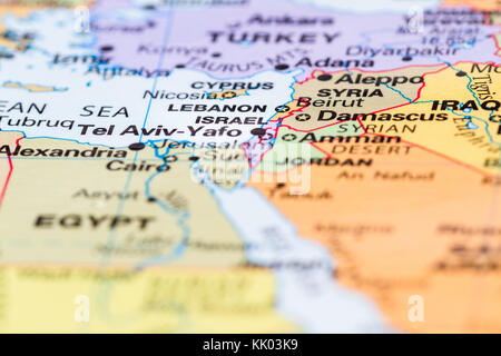 Gros plan d'une carte du monde avec le pays d'Israël à se concentrer Banque D'Images