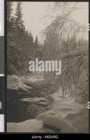 Une photographie prise le 30 novembre 2015, montrant une scène à un endroit non identifié, impliquant peut-être des bâtiments ou d'autres structures, mais des détails précis ne sont pas clairs dans le titre. Banque D'Images