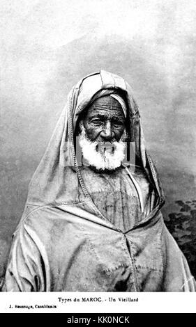 Photographie ou représentation d'un homme âgé du Maroc, prise à Casablanca, capturant des éléments culturels ou historiques de la région. Banque D'Images