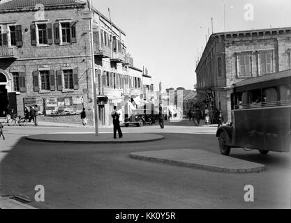 Jaffa Road, Jérusalem. Regardant vers le bas à partir de la General Post Office, 1937. matpc.16550 Banque D'Images