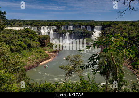 Photo prise à Foz de Iguazu, Argentine, Août 2017 : Chutes d'Iguazu Jungle Argentine Brésil Banque D'Images