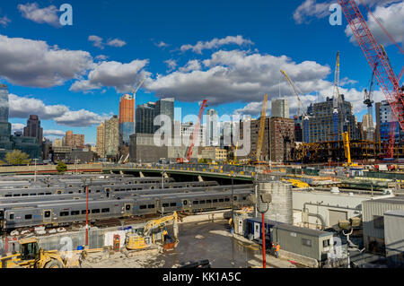 Photo prise à New York, USA, Août 2017 : New York Travaux de construction bâtiment Grues Highline Banque D'Images