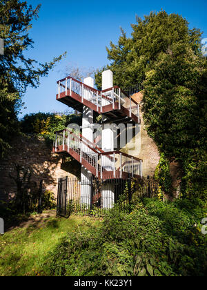 Escalier en colimaçon, Guildford Castle Grounds, Guildford, Surrey, Angleterre, ROYAUME-UNI, GB. Banque D'Images