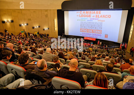 Torino, Italie. 28 novembre 2017 Réunion du syndicat CGIL. avant de déclarer la grève de décembre. mlbariona/Alamy live news Banque D'Images