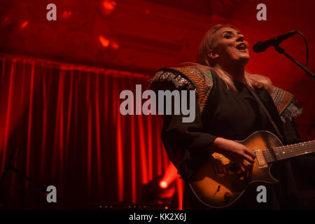 Londres, Royaume-Uni. 28 novembre 2017. Eivor Palsdottir en direct sur scène au Bush Hall de Londres. Date de la photo : mardi 28 novembre 2017. Crédit : Roger Garfield/Alay Live News Banque D'Images