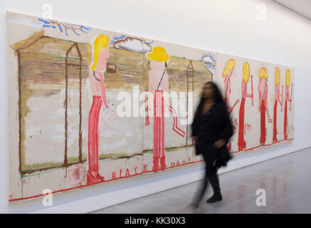 Galeries Serpentine, Londres, Royaume-Uni. 29 novembre, 2017. Dans son premier grand salon de Londres/institutionnel, l'artiste britannique Rose Wylie présente son dynamisme, à grande échelle, peintures figuratives qui représentent une gamme de sujets, de la prairie-parc de Kensington Gardens et un Arsenal vs Spurs match de Quentin Tarantino Kill Bill des films et de la culture de la célébrité, y compris Elizabeth Taylor, Penelope Cruz et Nicole Kidman. Photo : bracelet noir (cils) 2014 ; NK (Syracuse) Line-up 2014. Collection privée. Posés avec galerie personnel. Credit : Malcolm Park/Alamy Live News. Banque D'Images