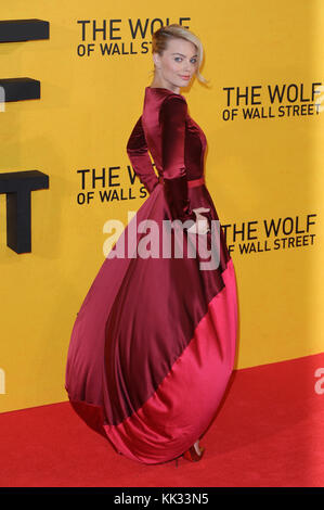Margot Robbie occupe le loup de Wall Street UK premiere at Odeon Leicester Square à Londres. 9 janvier 2014 © Paul Treadway Banque D'Images