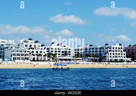 Cabo San Lucas aussi connu sous le nom de Los Cabos. Une ville à la pointe sud de la péninsule de Baja California au Mexique. Banque D'Images