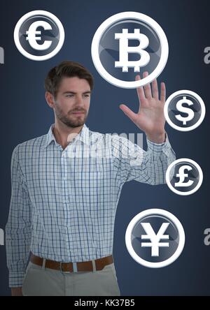 Digital composite de Businessman touching bitcoin icône graphique avec les monnaies d'argent Banque D'Images