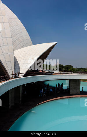 Le beau TEMPLE DE LOTUS a été construit par les adeptes de la FOI de te BAHA'i - NEW DELHI, INDE Banque D'Images