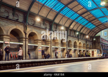 Platfoms station Notting Hill Gate Banque D'Images