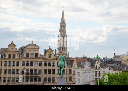 Bruxelles, Belgique - 22 avril 2017 : monts des arts et monument équestre du roi Albert Ier à Bruxelles, Belgique Banque D'Images