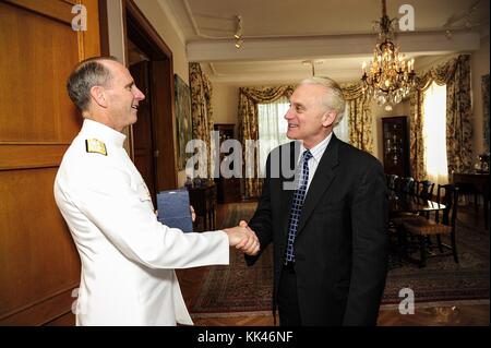 Chef des opérations navales, l'amiral Jonathan Greenert ONC gauche, se réunit avec les États-Unis, Ankara, Turquie, 2012. Image courtoisie Mass Communication Specialist 1re classe Peter D. Lawlor/US Navy. Banque D'Images