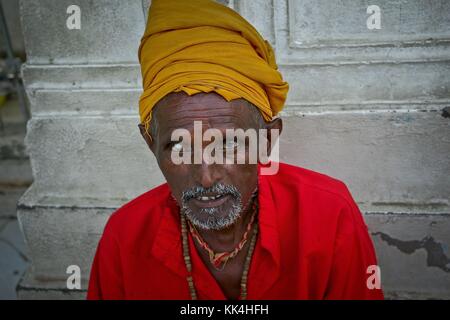 'Peuple turban de l'Inde' visite des Sikhs au Temple d'Or à Amritsar dans le nord de l'Inde coup d'œil de l'Indien - 03/09/2010 - Portrait d'un pèlerin sikh - Sylvain Leser / le Pictorium Banque D'Images