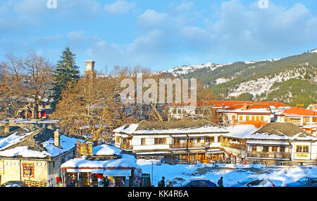 Metsovo, Grèce - janvier 2, 2012 : le paysage urbain de la station touristique, situé dans les montagnes du Pinde, le 2 janvier à Metsovo. Banque D'Images