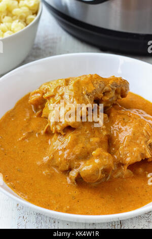 Poulet cocotte paprikash Banque D'Images