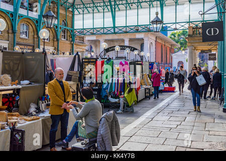 Londres, Royaume-Uni - 06 octobre : c'est apple marché dans la zone de Covent garden qui est une destination touristique populaire, le marché vend des art et d Banque D'Images