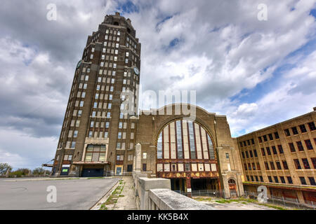 Buffalo central terminal est une ancienne gare ferroviaire de Buffalo, New York. Les 17 étages de style art déco a été actif de 1929 à 1979. Banque D'Images