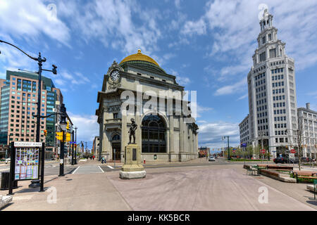 Buffalo, New York - mai 8, 2016 : la banque d'épargne de Buffalo est un bâtiment néoclassique, beaux-"Arts Direction générale de la banque de style immeuble situé à 1 fountain plaza, à d Banque D'Images
