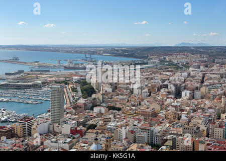 Alicante, Espagne 19 octobre 2017 : Vues de la ville d'alicante du château de Santa Barbara. Banque D'Images